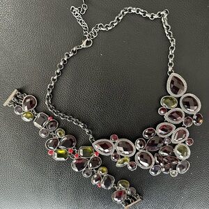 Sparkling Sage Garnet colour and Olive Statement Necklace Set